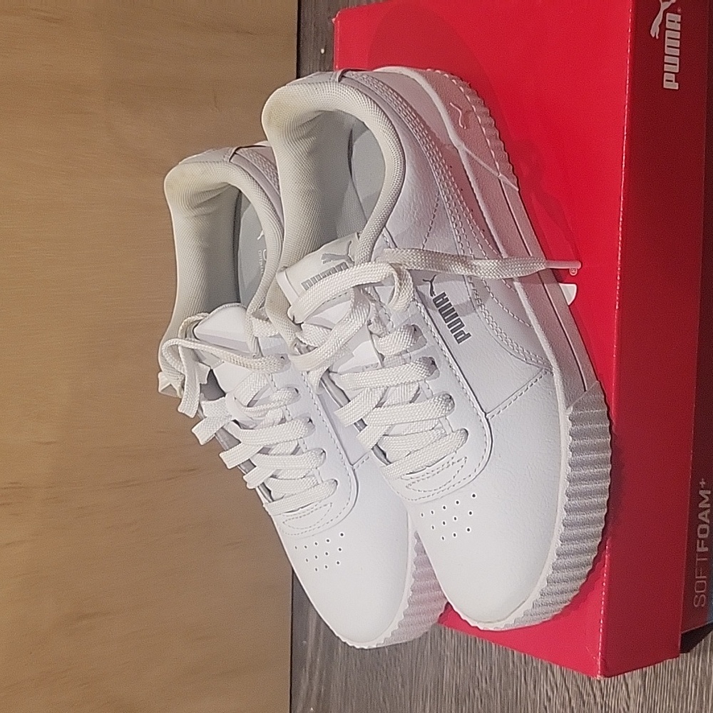 Puma Sneakers